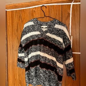 Sweater top size medium.